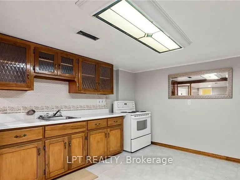 20 Gregory St — Photo 9