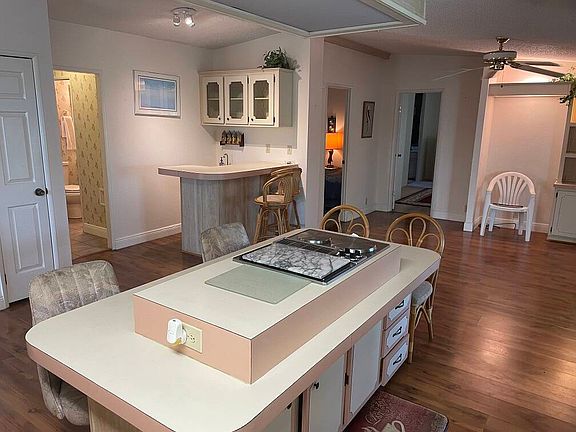 5th image of 1001 La Paloma Blvd