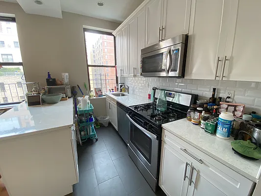 Rented by Stonecrest Realty | media 12