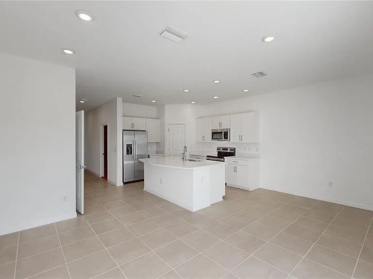 2415 Paravane Way — Photo 7