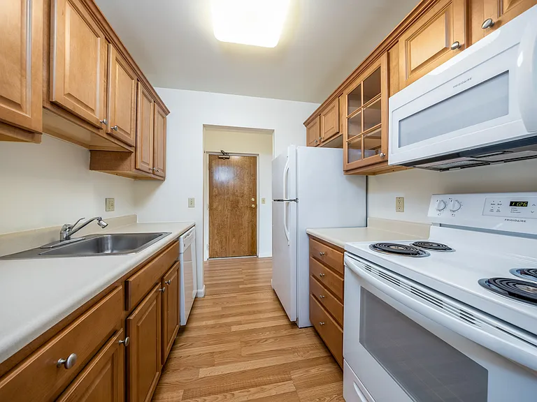 Clintwood Apartments — Photo 37