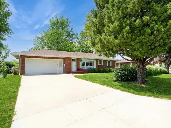 1607 W 3rd Ave, Indianola, IA 50125