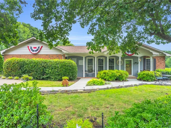 500 Foster Cir, Iva, SC 29655