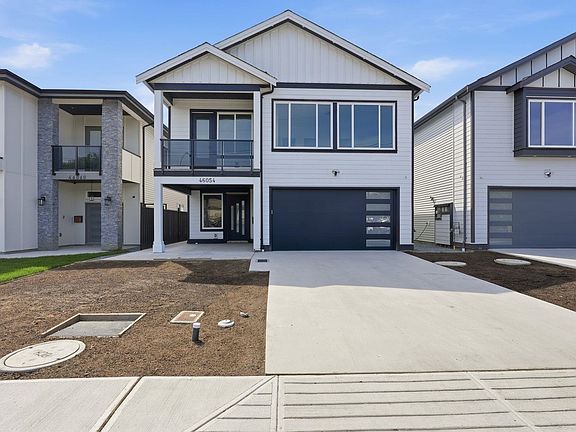 3rd image of 46054 Southlands Cres