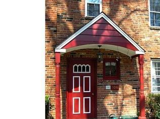 108 N Roberts Rd, Bryn Mawr, PA 19010