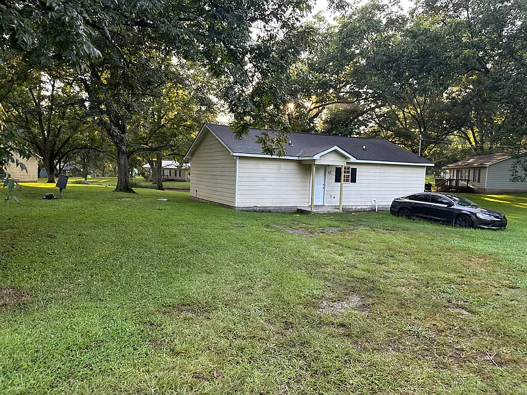 63 Lee Road 2060 — Photo 2