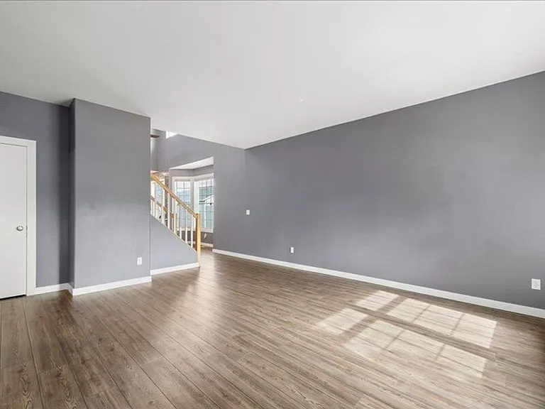 4612 Belgian Ln — Photo 2
