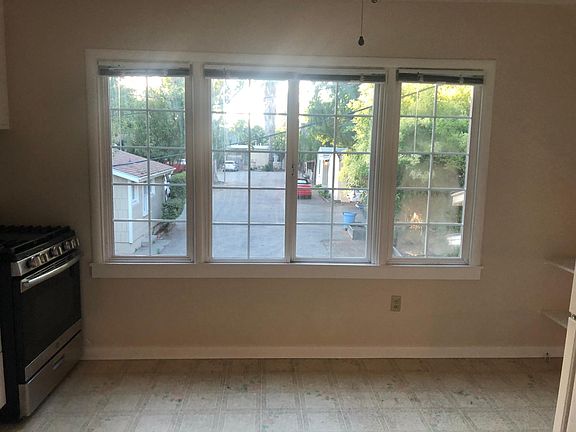 4th image of 627 Rose Ave #5