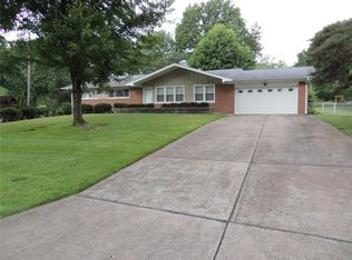 9833 Barrington Dr, Saint Louis, MO