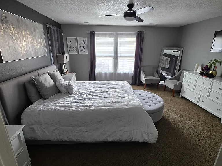 601 Menaul Blvd NE — Photo 36