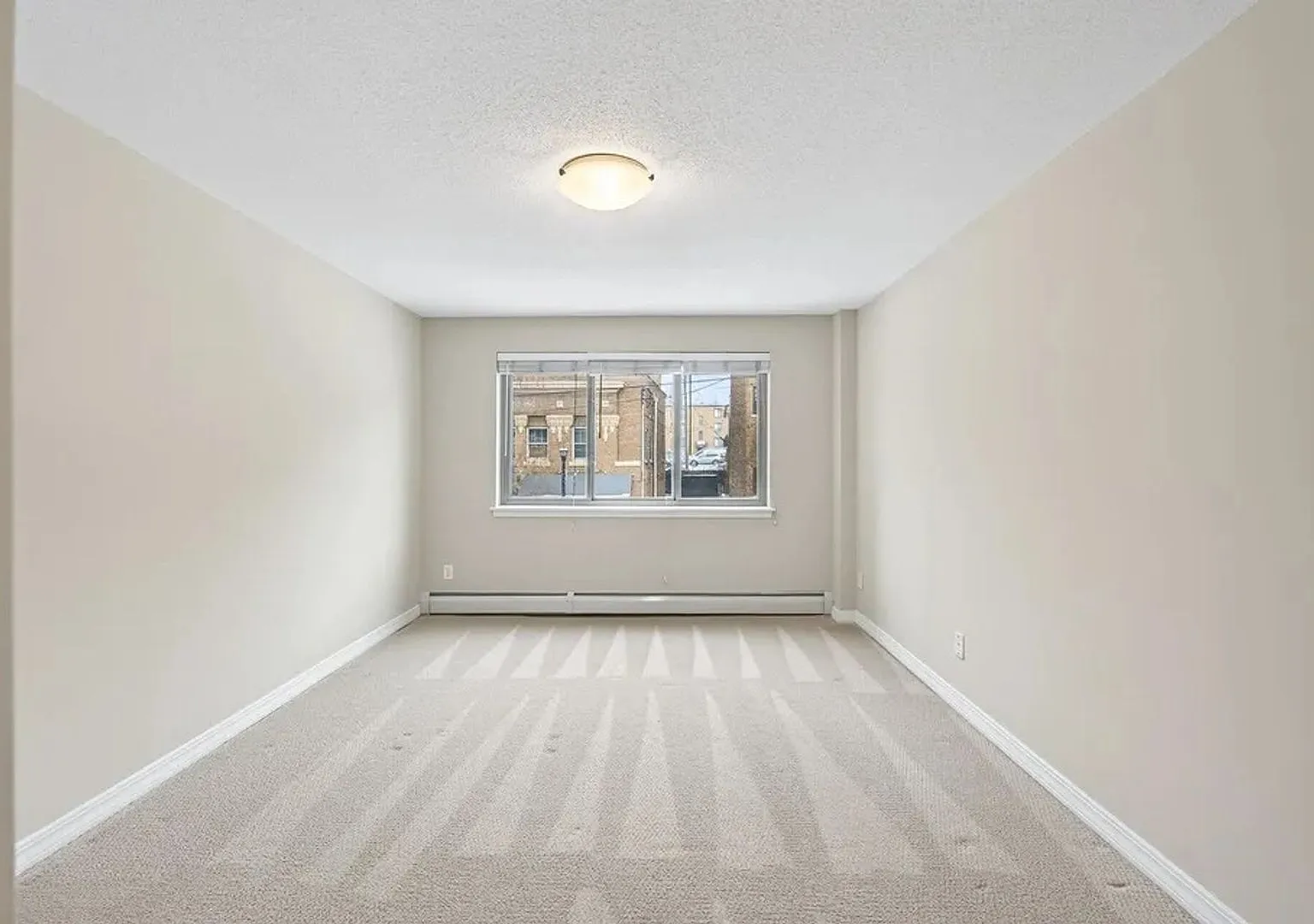 2727 West 43rd St — Photo 4