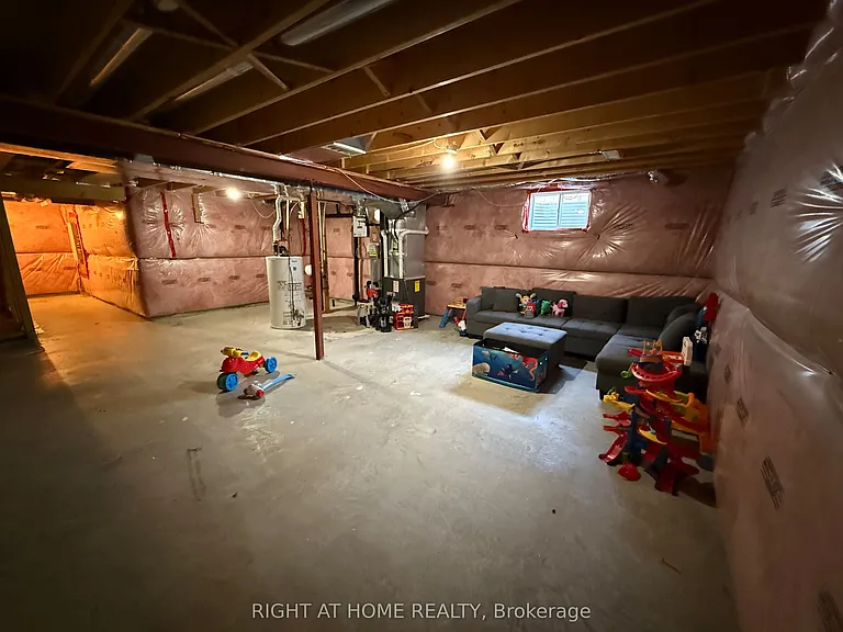 133 Templewood Dr — Photo 15