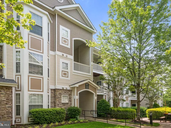 507 Sunset View Ter SE Unit 107, Leesburg, VA 20175