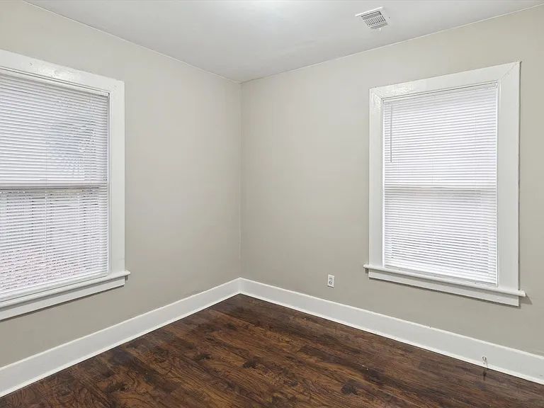 1013 E Seiler Ave — Photo 13