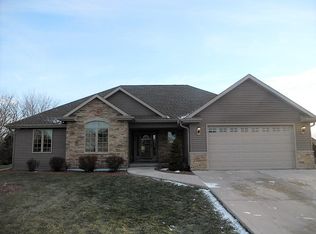 6417 Kingsview Dr, Racine, WI 53406