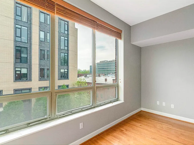 112 5th St SE #3D — Photo 24