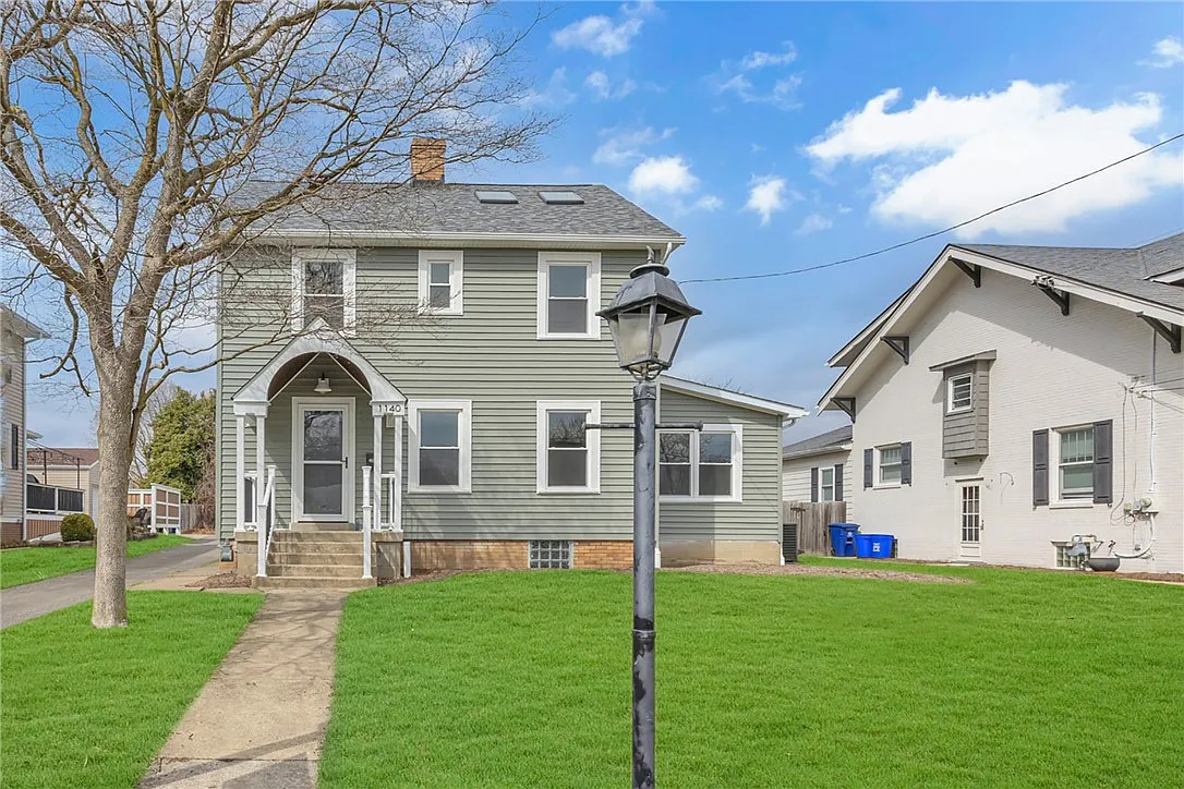 1140 2nd St photo 1