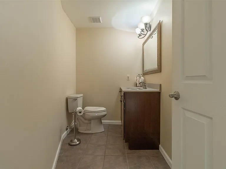 24084 Westmont Dr — Photo 36
