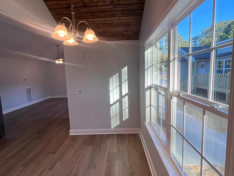 1784 Wendell St — Photo 6