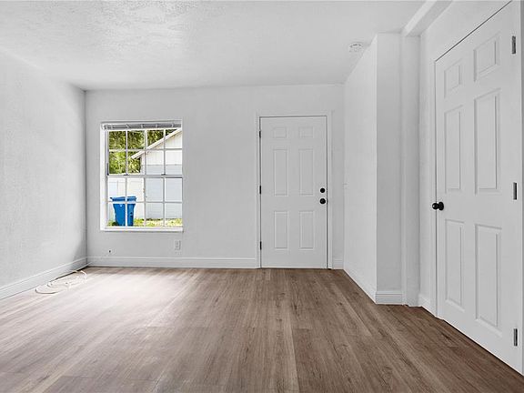 2nd image of 1409 COLLEGE PARK LANE