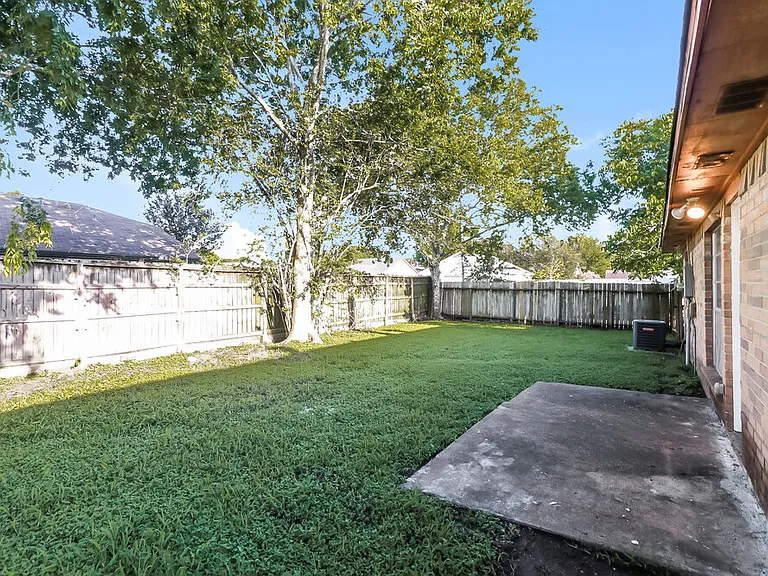 10111 King Ranch Ln — Photo 15