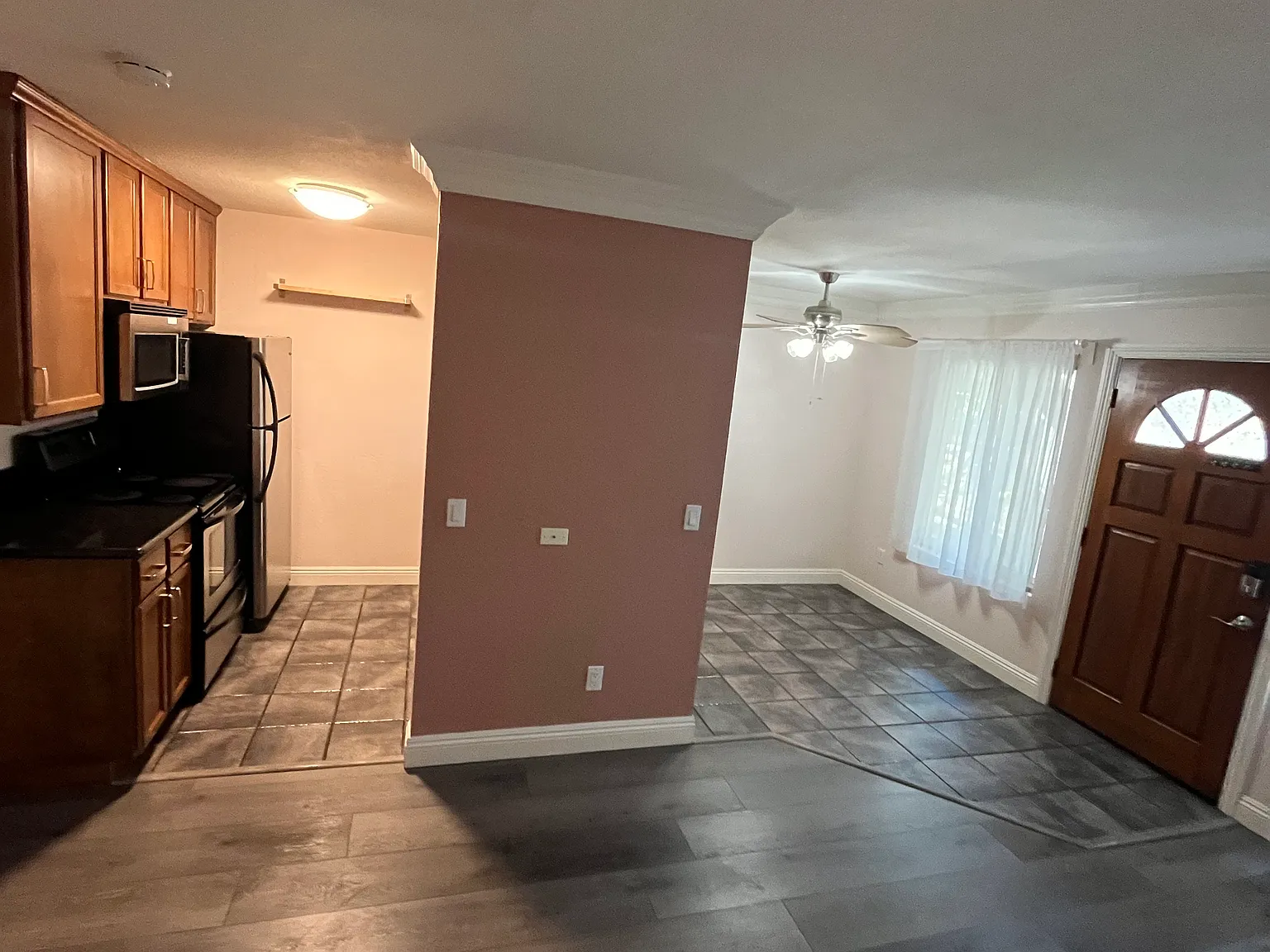 1 bed, 500 sqft, $2,100 — Photo 3