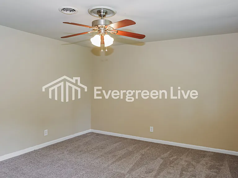 630 Kennan Rd NW — Photo 8