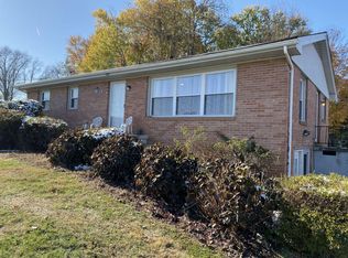 1300 Sunset Dr, Johnson City, TN 37604