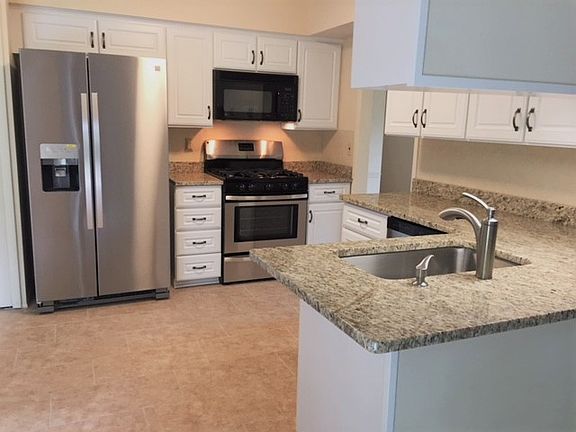 3rd image of 43412 Galway Dr