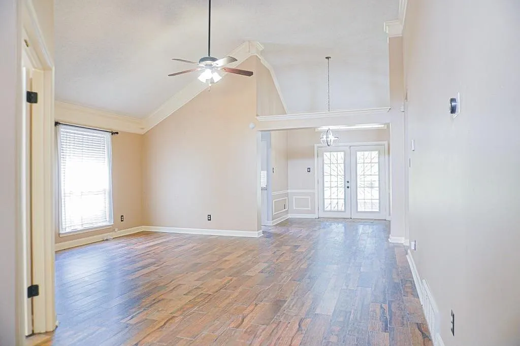 3 bed, 1481 sqft, $1,850 — Photo 1