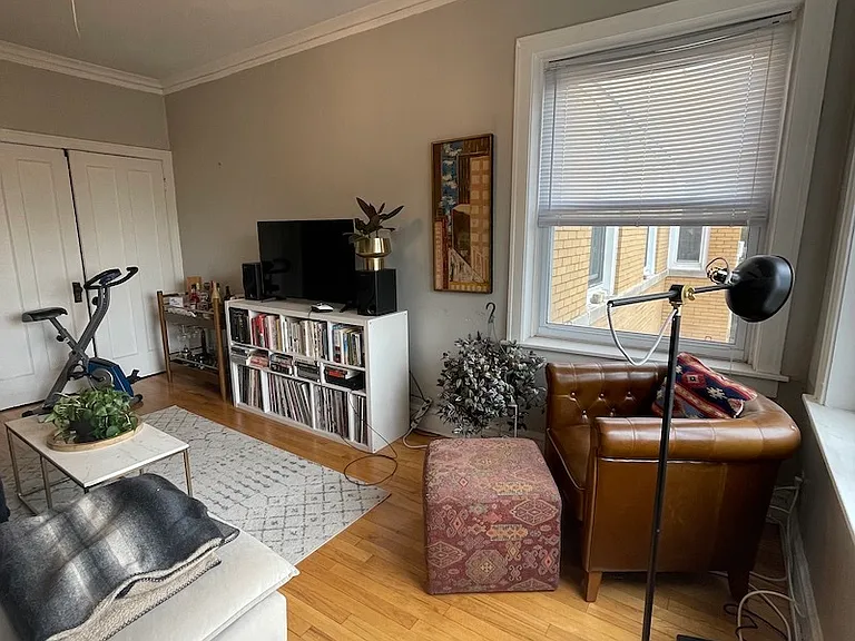 2910 N Albany Ave #1E — Photo 3