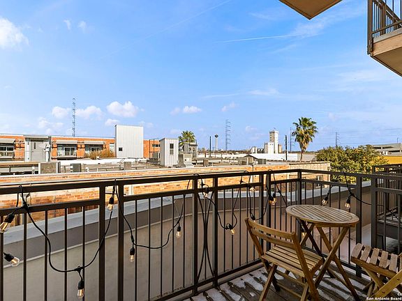 3rd image of 1401 S Flores St APT 309