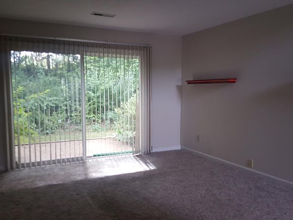 4th image of 113 Silverleaf Ln