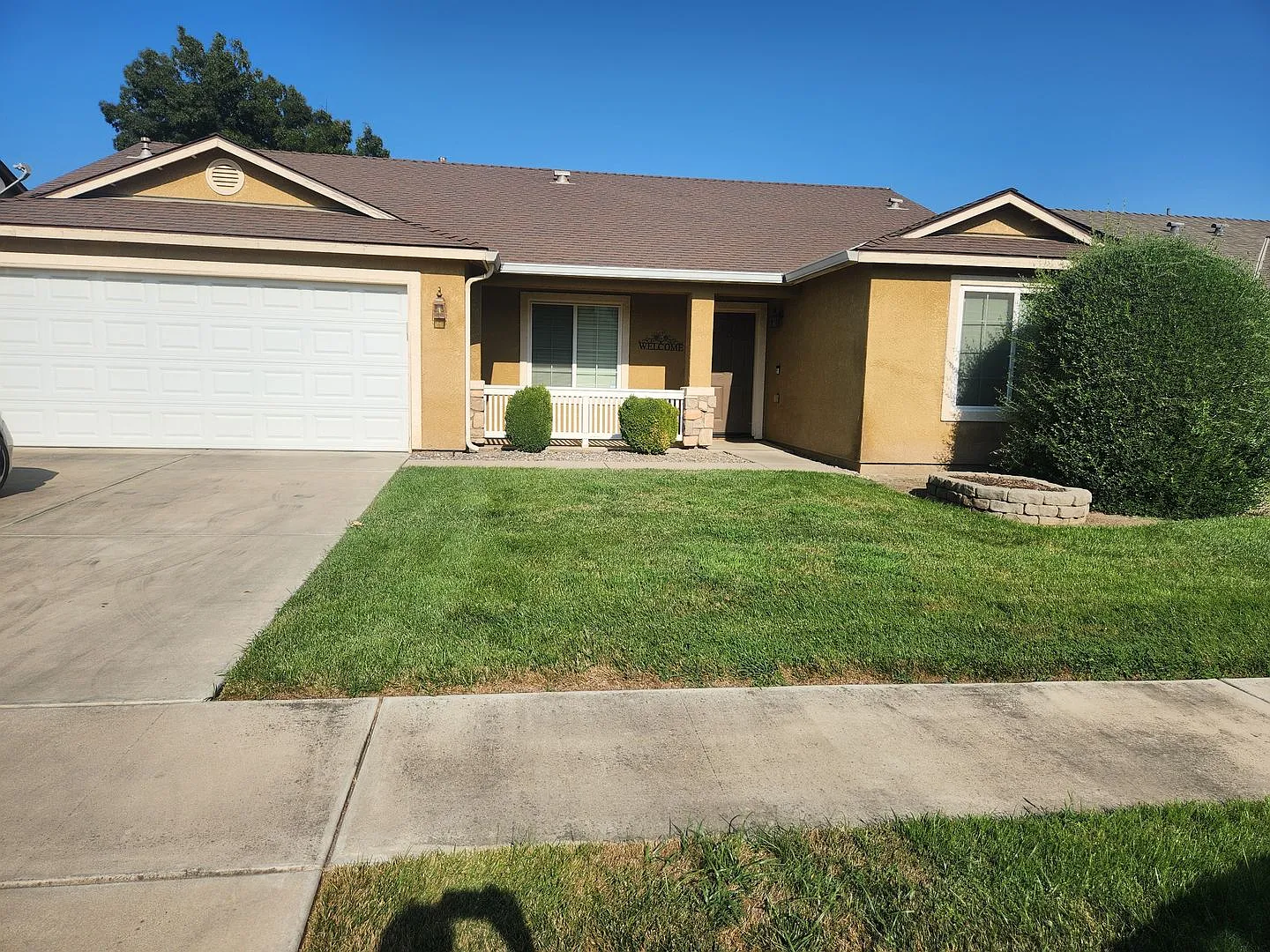 Beautiful Home for rent in Tulare, Ca — Photo 1