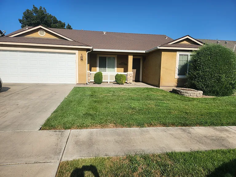 2884 Sauvignon St — Photo 1