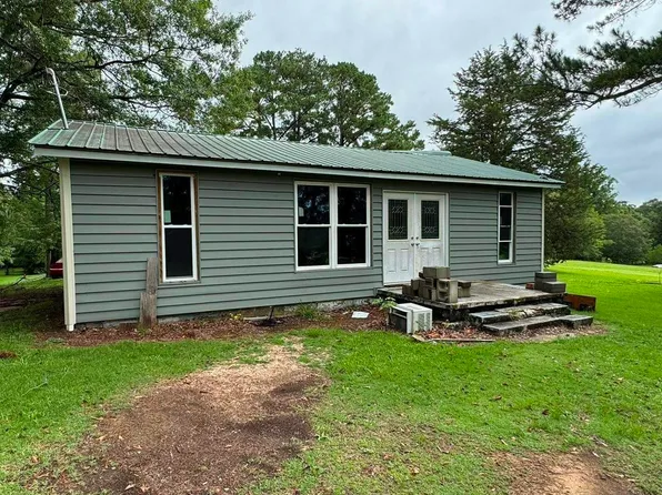 78 Watts Ln, Talladega, AL 35160