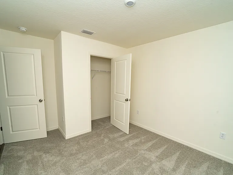 1860 Grand Rdg — Photo 18