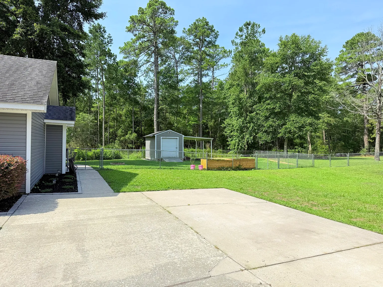 3 bed, 1441 sqft, $2,100 — Photo 3