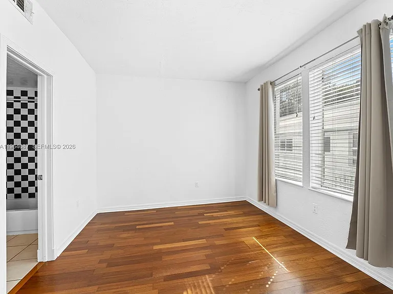 1027 Pennsylvania Ave #206 — Photo 14