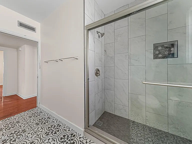 1008 E Strawbridge Ave — Photo 25