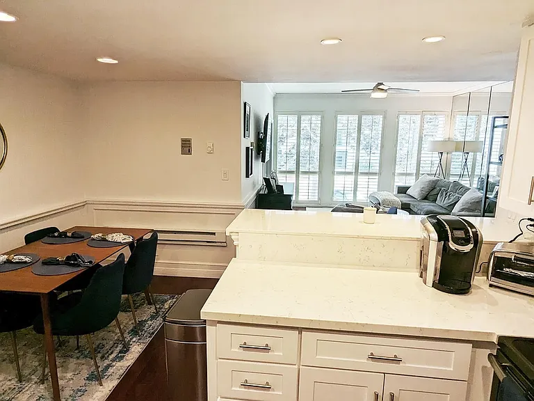 2410 Albatross St #6 — Photo 14