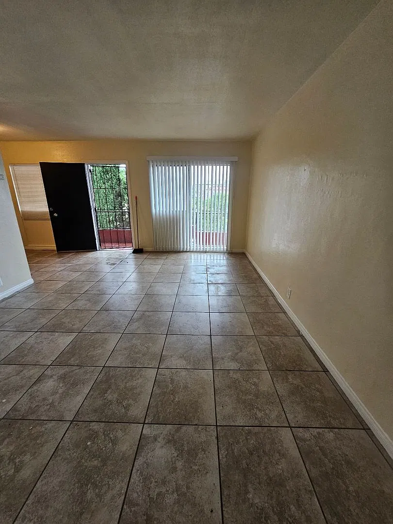 1080 Hoffman Ave — Photo 3