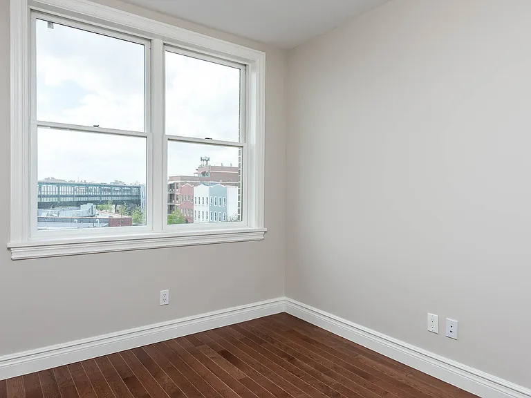 439 Knickerbocker Ave #4H — Photo 4