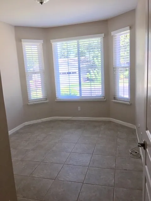 Beautiful Home in 55+ Active Adult Gated Community — Photo 3