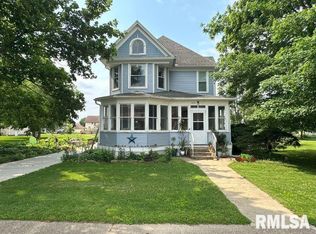 605 Fulton St, Grand Mound, IA 52751