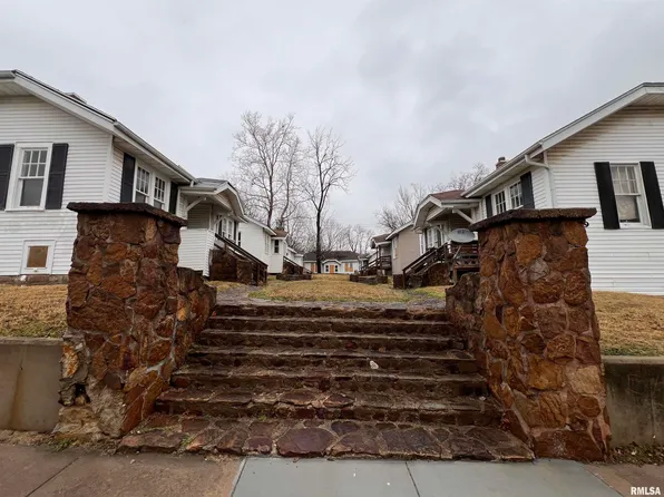 404 W Cherry Court 407 408 409 #405-406-410, Carbondale, IL 62901