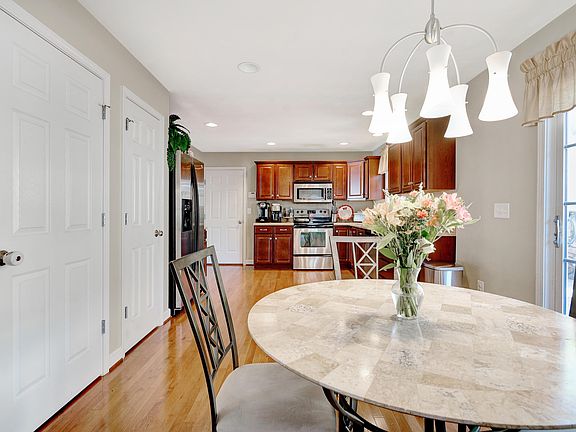 5th image of 2921 Phillips Brook Ln