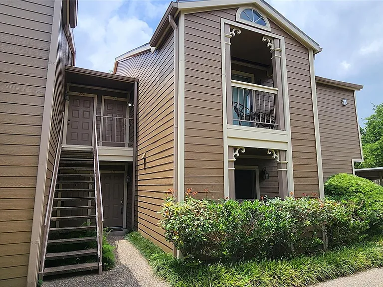 1860 White Oak Dr #217 — Photo 24