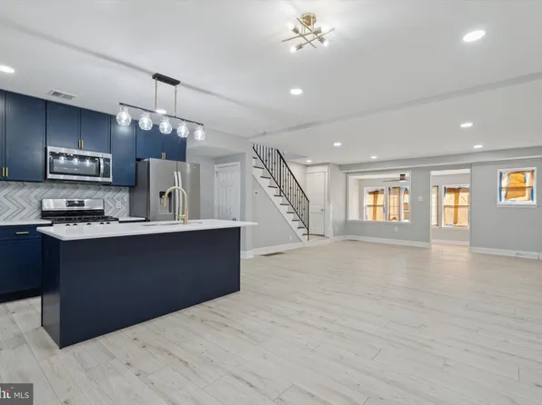 4650 Oakland St, Philadelphia, PA 19124