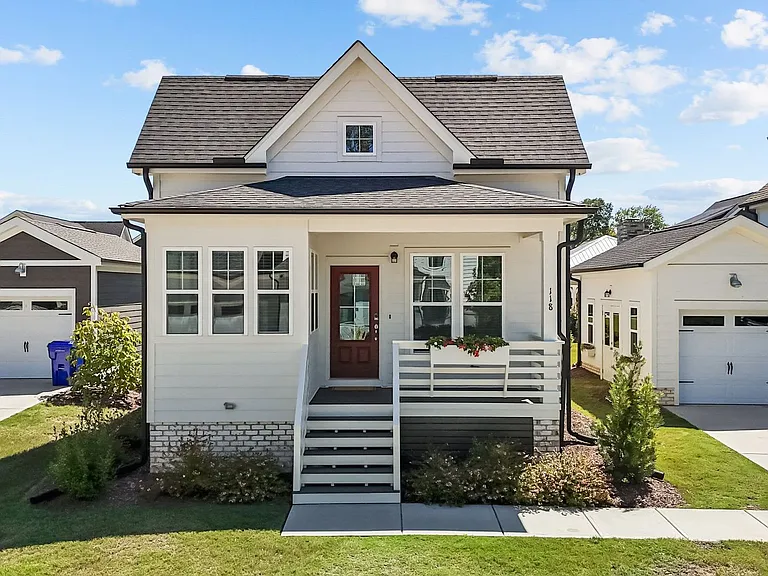 118 Cottage Way — Photo 1